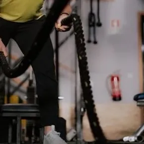 Treino com cordas navais no estúdio